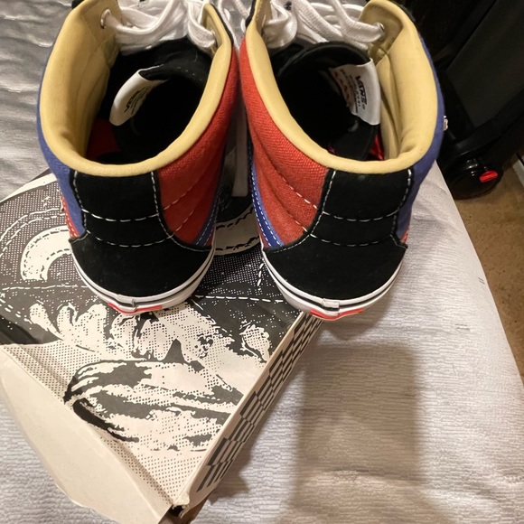 Vans - Picture 3 of 4